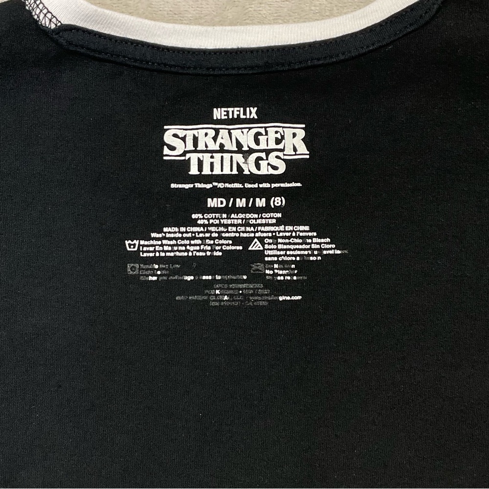 Levi’s Denim Shortalls Overall Jean Shorts & Stranger Things Tee Girls 7 / 8 - Picture 6 of 6
